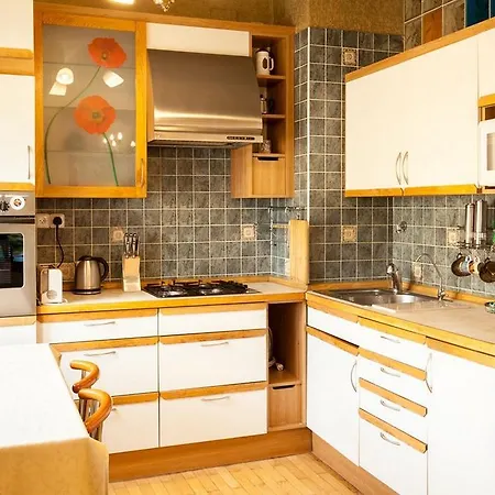 Apartment On Nezavisimosti 42 With A Living-Room And Three Bedrooms Minsk