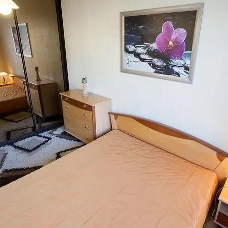 Apartment On Nezavisimosti 42 With A Living-Room And Three Bedrooms * Minsk