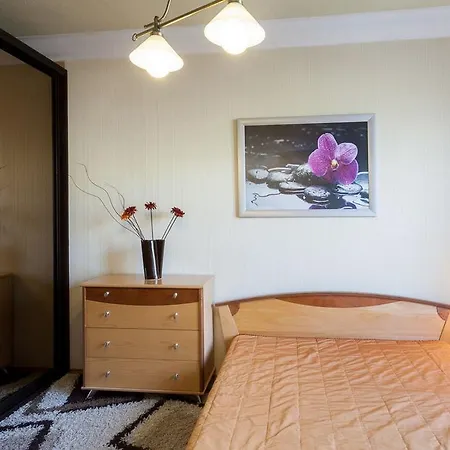 Apartment On Nezavisimosti 42 With A Living-Room And Three Bedrooms * Minsk