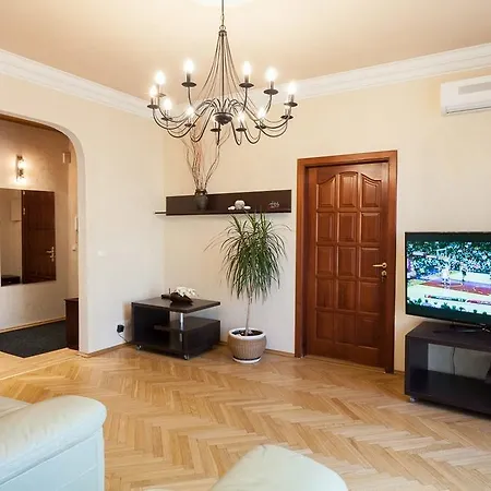 Apartment On Nezavisimosti 42 With A Living-Room And Three Bedrooms Minsk